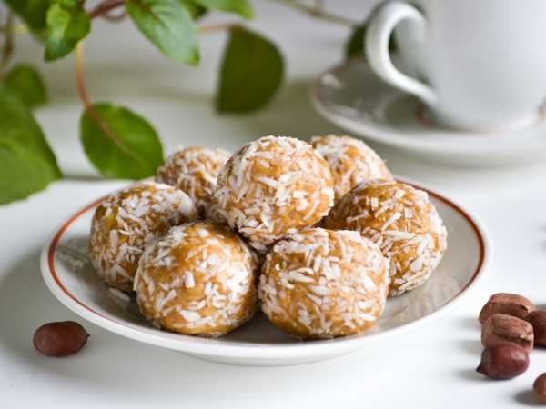 Постные конфеты с кокосовой стружкой