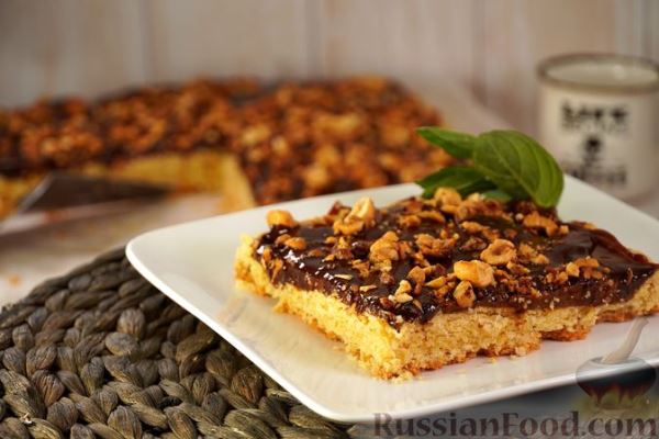 Мазурек с варёной сгущёнкой, шоколадом и орехами