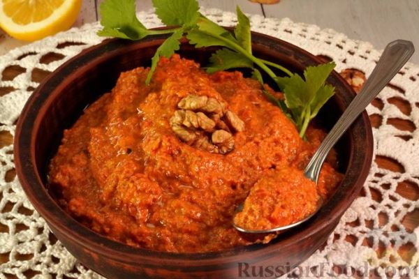 Мухаммара (икра из перца, с орехами)