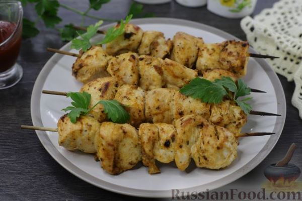 Куриные шашлычки в чесночно-йогуртовом соусе