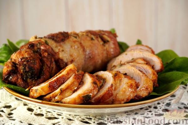 Рулет из свиной грудинки по-польски