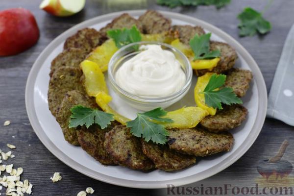 Печёночные оладьи с яблоками (без муки)