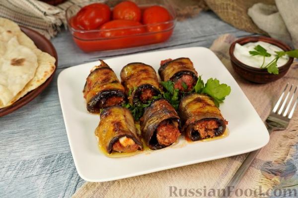 Мелидзанес пильоритикес (рулеты из баклажанов с мясным фаршем)