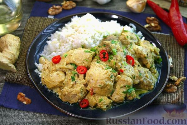 Курица карри с орехами