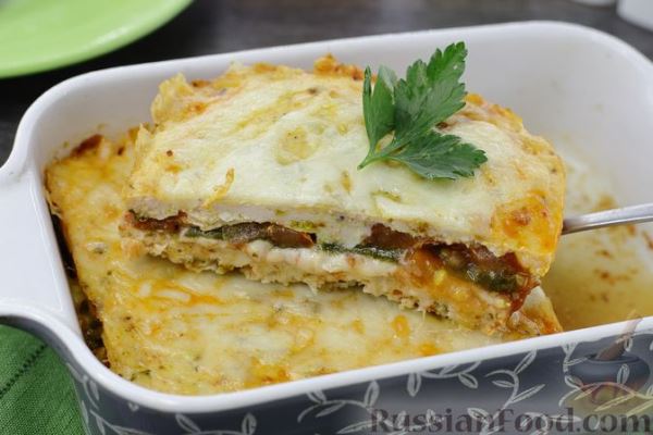 Запеканка с куриным фаршем, помидорами и шпинатом