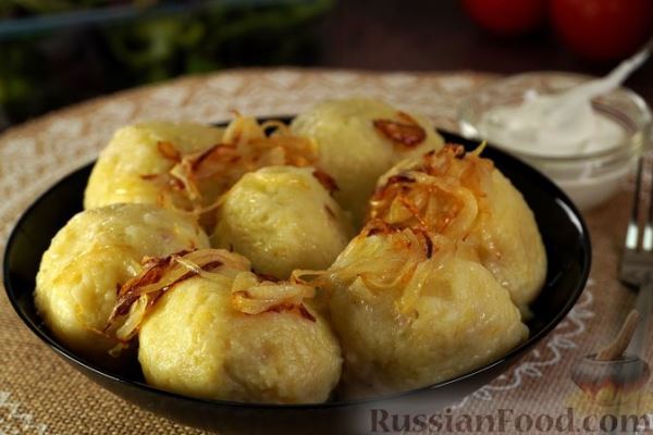 Польские картофельные кнедлики с мясной начинкой
