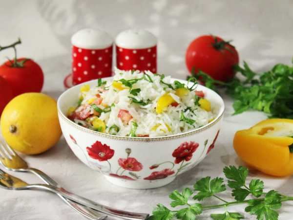 Салат с рисом и овощами